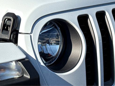 Certified 2023 Jeep Gladiator Mojave w/ Cold Weather Group image 5