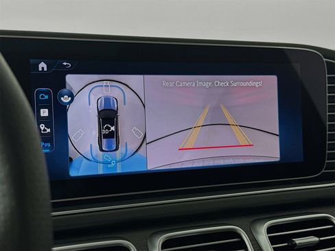 New 2026 Mercedes-Benz GLS 580 4MATIC image 15