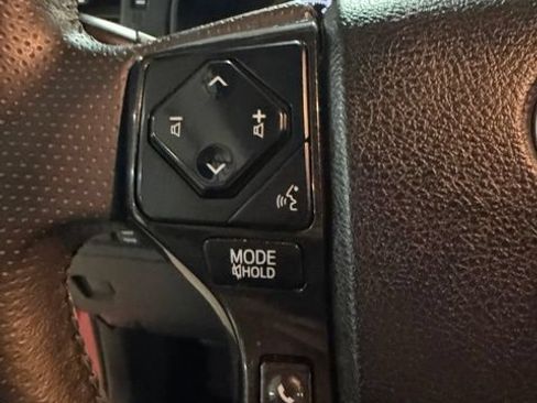 Used 2020 Toyota 4Runner TRD Off-Road Premium AWD/4WD image 18