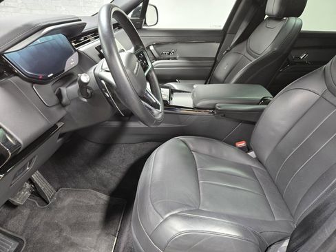 Used 2025 Land Rover Range Rover Sport SE image 10
