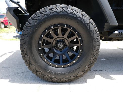 Used 2015 Jeep Wrangler Sport AWD/4WD image 18