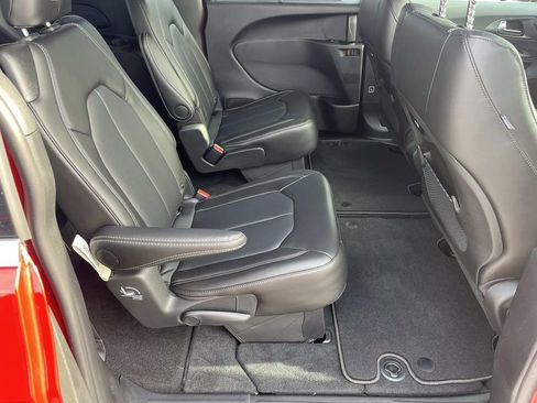 New 2026 Chrysler Pacifica Select image 13