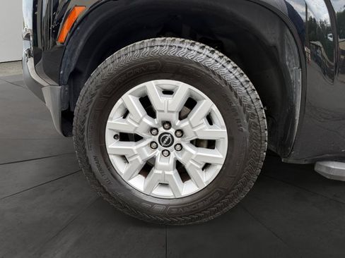 Used 2022 Nissan Frontier SV AWD/4WD image 9