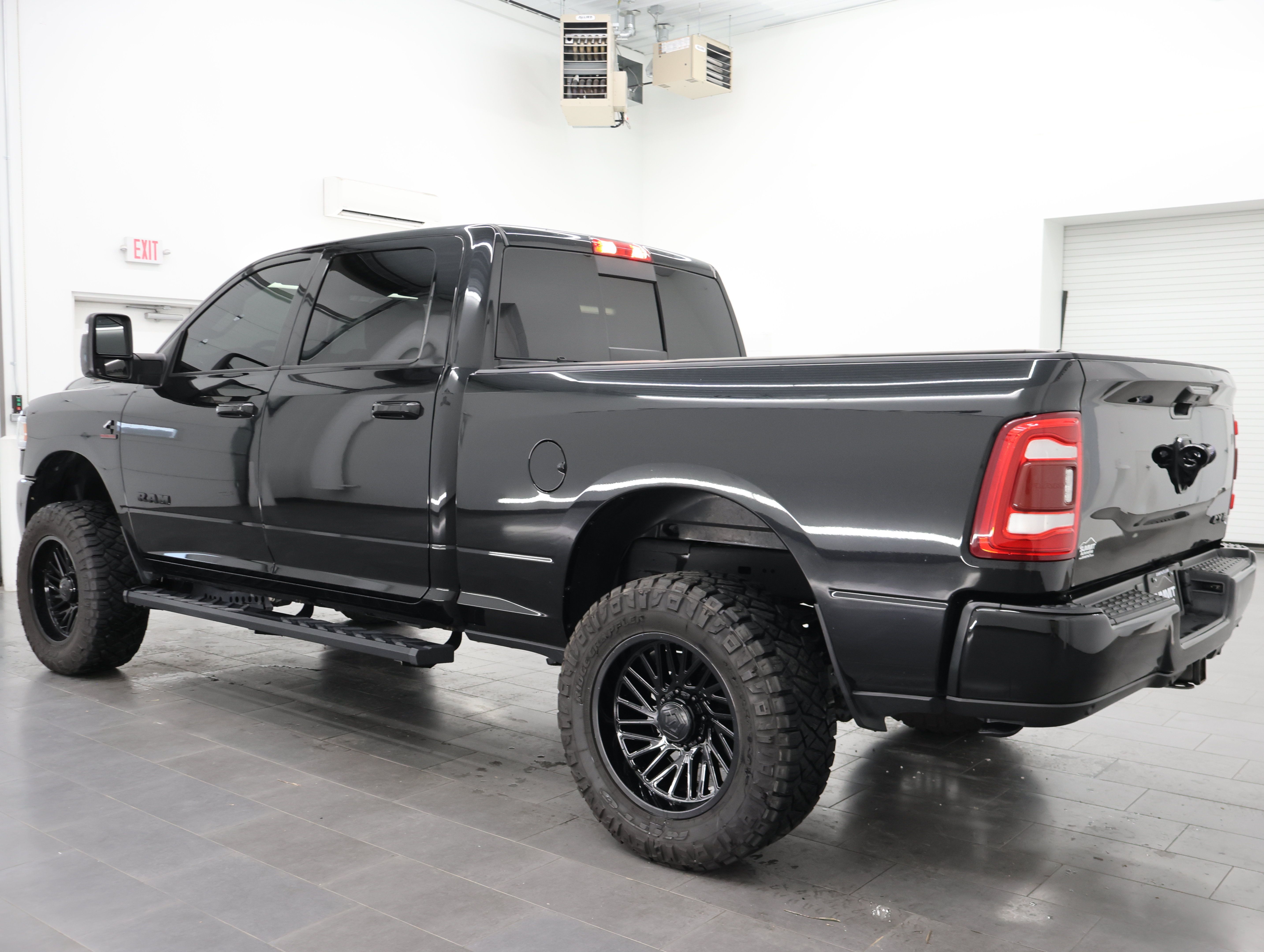 Used 2024 RAM 2500 Laramie AWD/4WD image 6