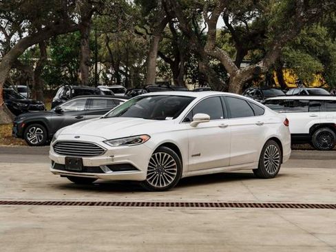 Used 2018 Ford Fusion SE w/ Equipment Group 602A image 2