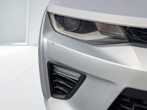 Used 2017 Chevrolet Camaro SS image 8
