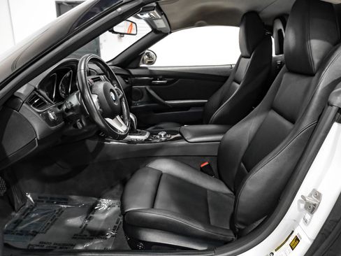 Used 2016 BMW Z4 sDrive28i w/ Technology Package RWD image 34