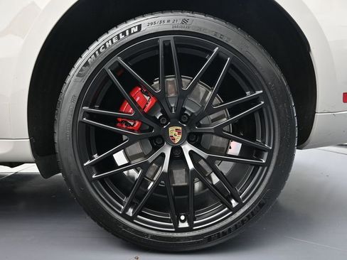 Certified 2023 Porsche Macan GTS AWD/4WD image 37