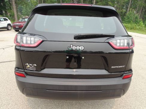 Used 2019 Jeep Cherokee 4WD Latitude w/ Cold Weather Group image 8
