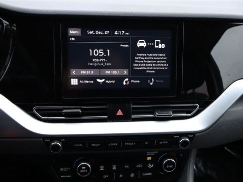 Used 2020 Kia Niro LX image 18