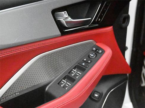 Used 2023 Acura MDX A-Spec image 8