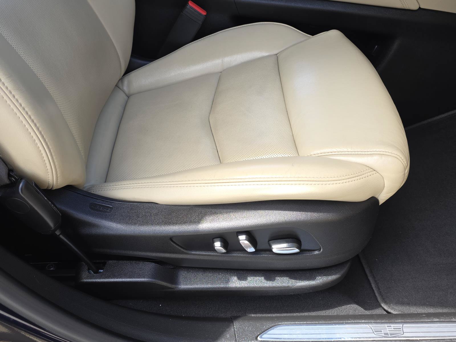 Used 2017 Cadillac XT5 Luxury w/ Driver Awareness Package FWD image 23