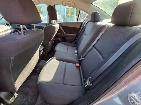 Used 2011 MAZDA MAZDA3 i Sport FWD image 16