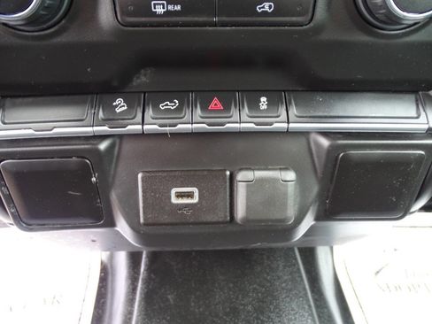 Used 2019 Chevrolet Silverado 1500 4x4 Crew Cab w/ WT Convenience Package image 25