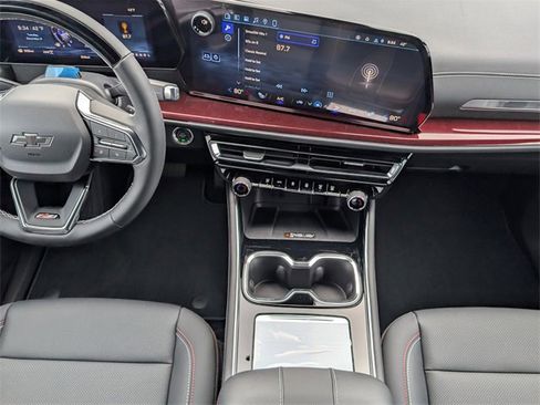 New 2026 Chevrolet Traverse Z71 w/ Enhanced Driving Package image 7