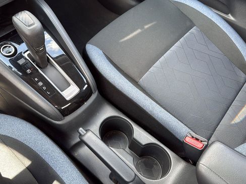 New 2025 Nissan Versa SV w/ Trunk Package FWD image 20