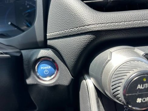 Used 2022 Toyota RAV4 Limited AWD/4WD image 22