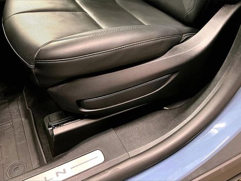 Used 2025 Lincoln Corsair Premiere w/ Equipment Group 101A image 38