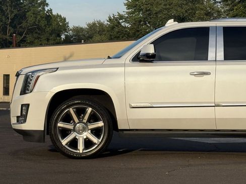 Used 2016 Cadillac Escalade ESV Platinum image 5