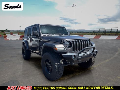 Used 2018 Jeep Wrangler Unlimited Sahara AWD/4WD image 1