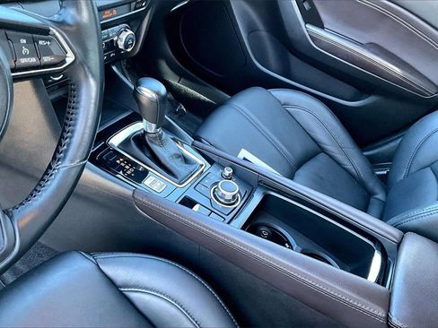 Used 2017 MAZDA MAZDA3 Touring image 10