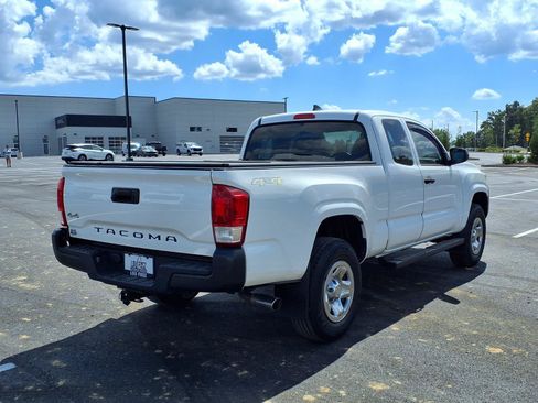 Used 2017 Toyota Tacoma SR AWD/4WD image 23