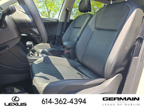 Used 2023 Volkswagen Tiguan SE w/ Panoramic Sunroof Package AWD/4WD image 26