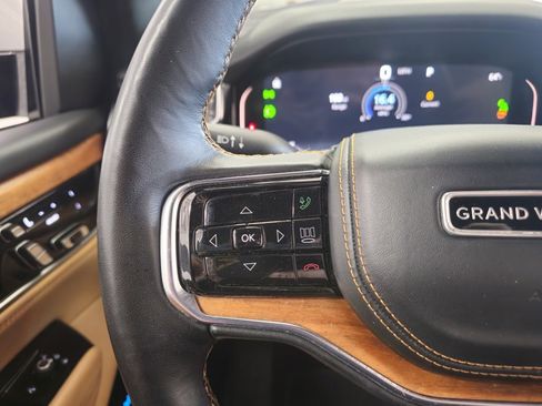 Used 2022 Jeep Grand Wagoneer Series III w/ Rear Seat Video Group 1 image 19