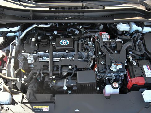 Used 2024 Toyota Corolla SE w/ SE Package image 47