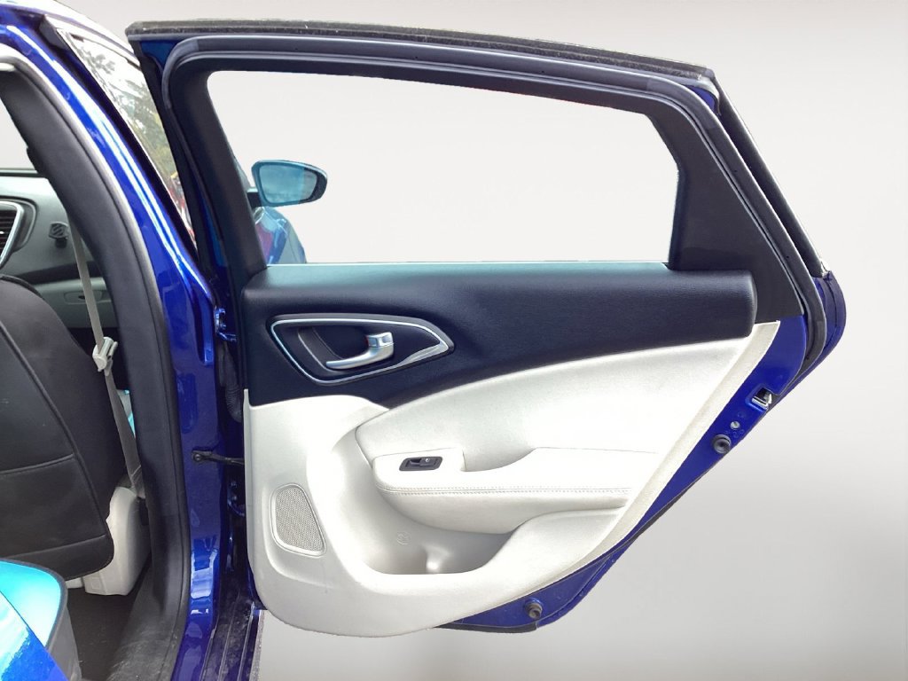 Used 2016 Chrysler 200 Limited w/ Anniversary Edition FWD image 16