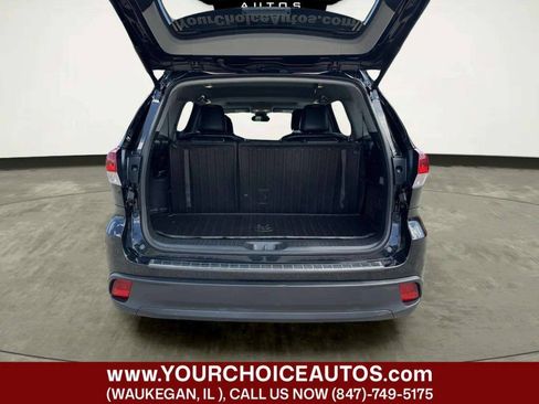 Used 2019 Toyota Highlander SE AWD/4WD image 17