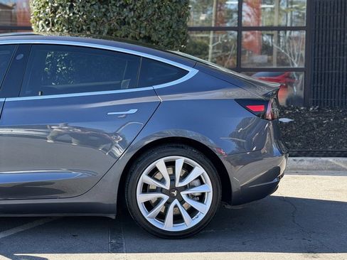 Used 2020 Tesla Model 3 Standard Range Plus image 11