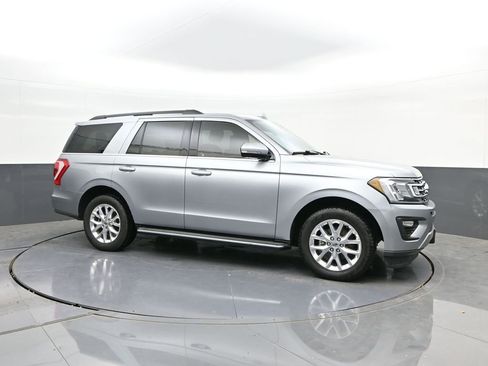 Used 2020 Ford Expedition XLT w/ Equipment Group 202A image 17