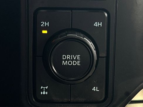 Used 2024 Ford F250 Lariat w/ FX4 Off-Road Package AWD/4WD image 18