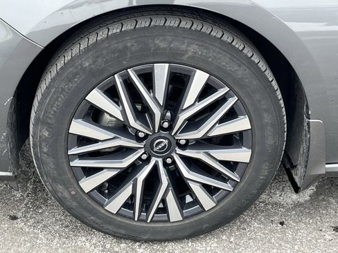 Used 2023 Nissan Altima 2.5 SV image 10