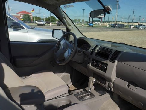 Used 2013 Nissan Frontier S RWD image 9
