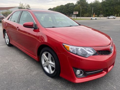 Used 2012 Toyota Camry SE image 4
