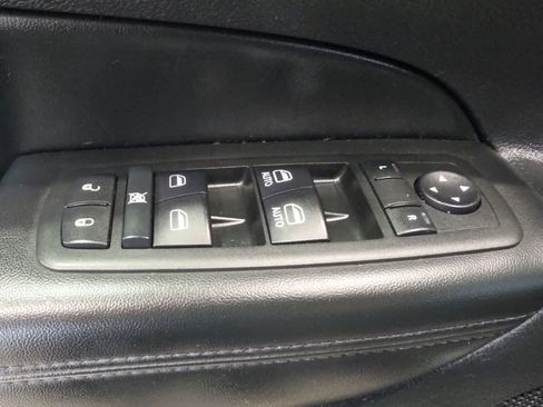 Used 2014 Jeep Grand Cherokee Laredo w/ 18" Wheel & 8.4" Radio Group AWD/4WD image 16