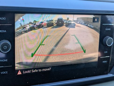 Used 2022 Volkswagen Taos SE image 12