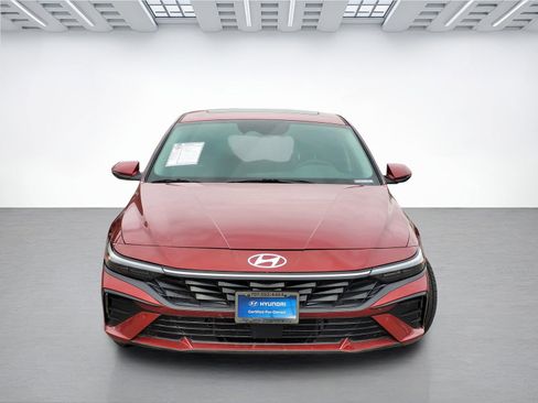 Certified 2024 Hyundai Elantra Limited FWD image 2