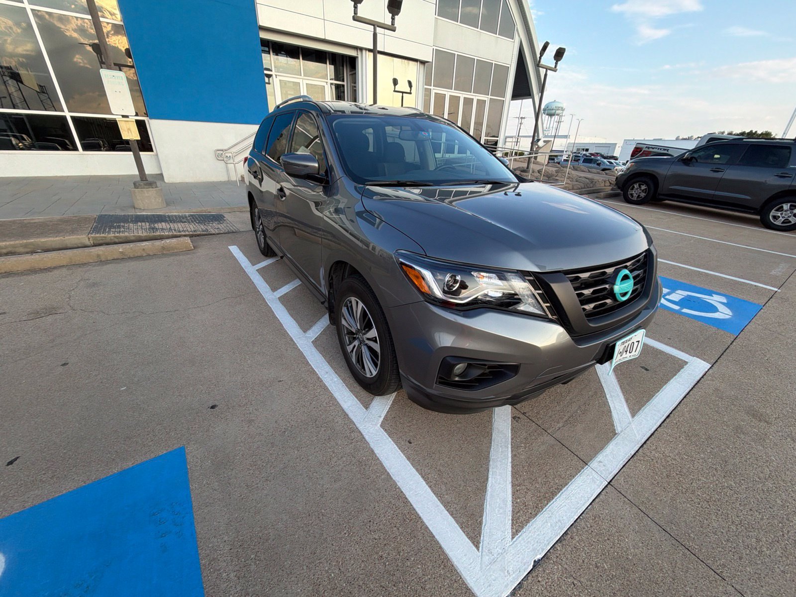 Used 2020 Nissan Pathfinder SV FWD image 22