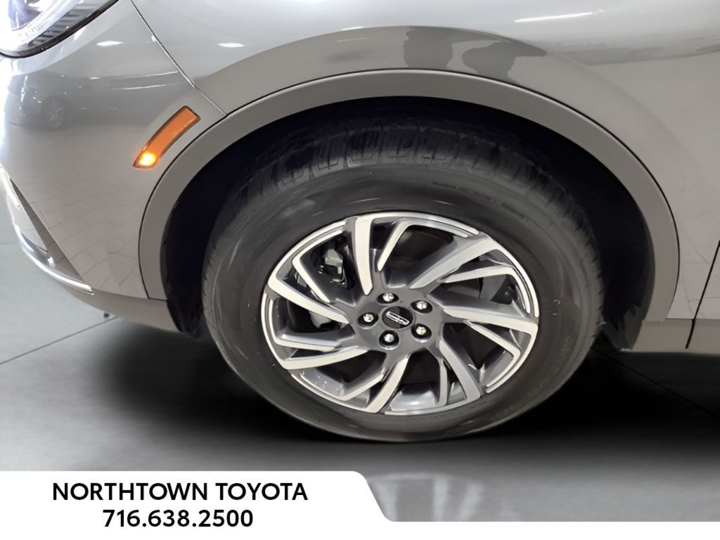Used 2023 Lincoln Corsair AWD image 18