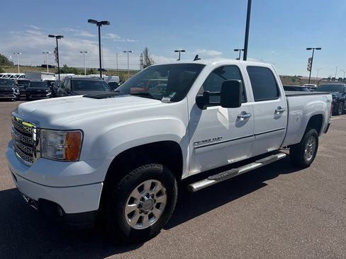 Used 2014 GMC Sierra 2500 Denali AWD/4WD image 21