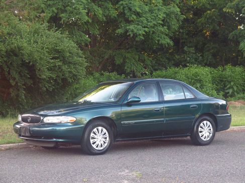 Used 2002 Buick Century Custom w/ Special Edition Pkg FWD image 1