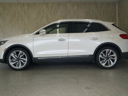 Used 2017 Lincoln MKX Reserve w/ Driver Assistance Package AWD/4WD image 5