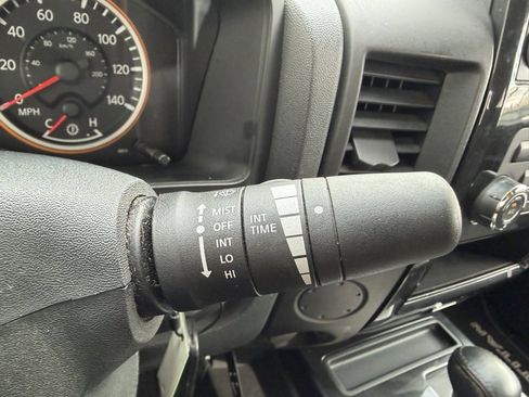 Used 2013 Nissan Titan SV w/ SV Value Truck Pkg image 21