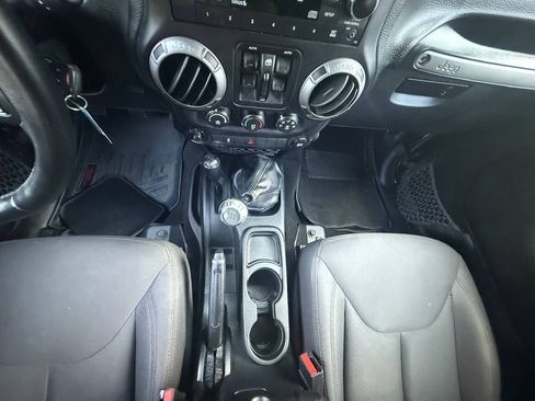 Used 2017 Jeep Wrangler Unlimited Sport w/ Quick Order Package 23S AWD/4WD image 21