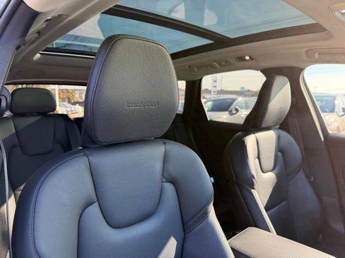 Used 2020 Volvo XC60 T6 Inscription w/ Protection Package Premier image 11