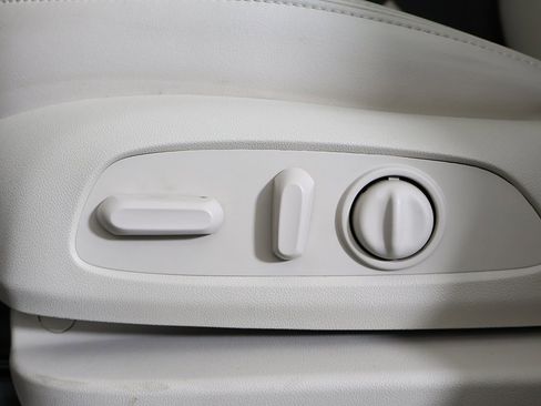 Used 2023 Buick Enclave Essence w/ Experience Buick Package image 36