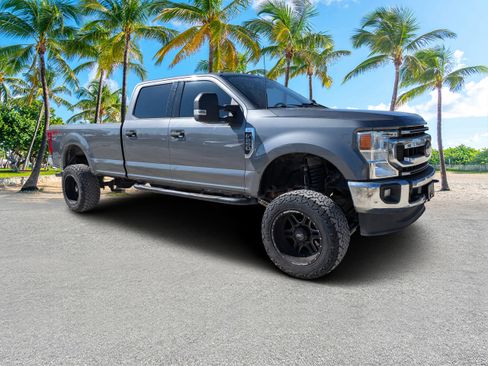 Used 2022 Ford F250 XLT w/ XLT Value Package AWD/4WD image 2